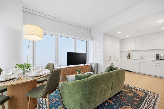 Photo - 16 Dupont St Unit FL40-ID1355921P