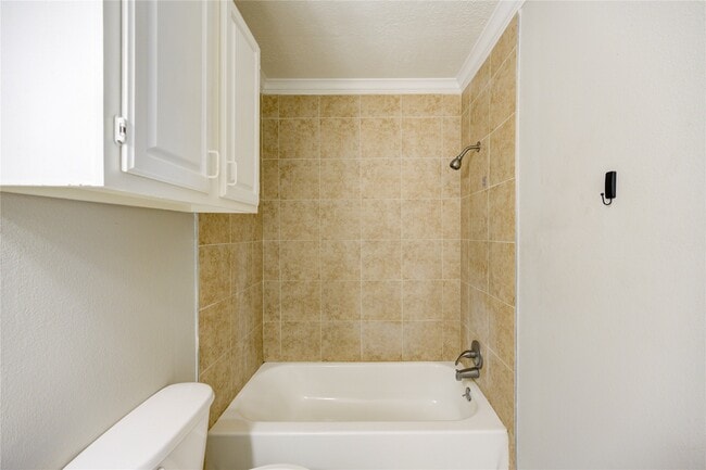 Photo - 940 Wycliffe Dr Unit 6