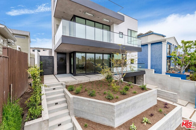 Photo - 2714 Highland Ave Unidad B