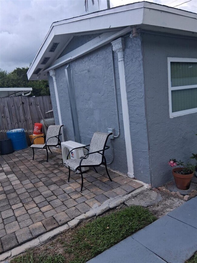 137 Abaco Dr Unit 1