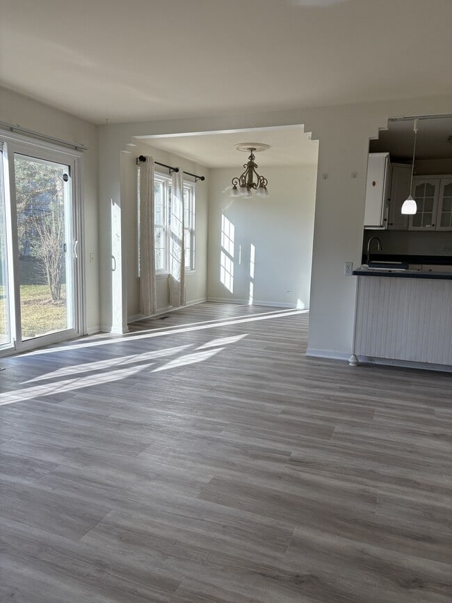 Photo - 711 Savannah Ln