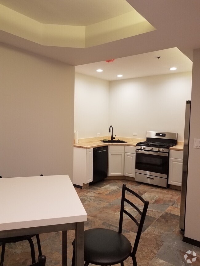 Building Photo - 1638 W Huron St Unit 1 Rental