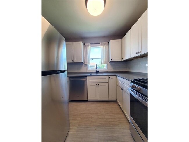 Photo - 1408 Lake St NE