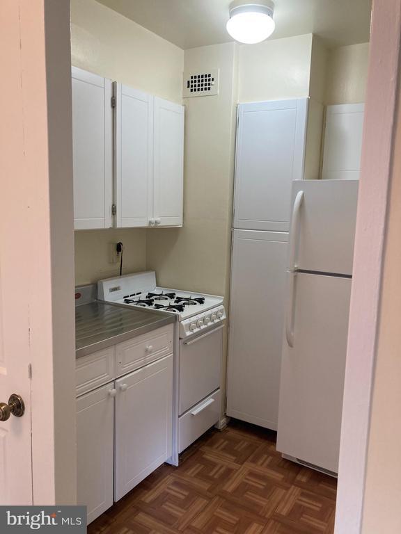 Photo - 1801 Clydesdale Pl NW