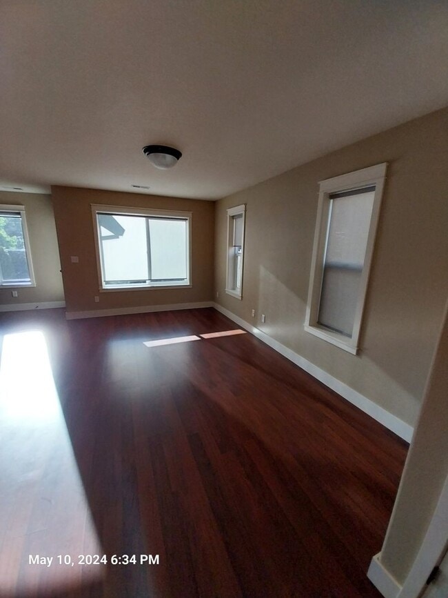 Photo - 1011 Millwright Ave