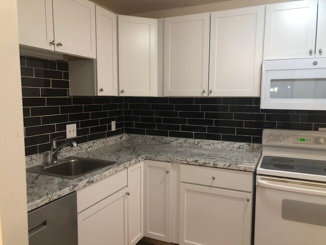 Photo - 2 Strawberry Bank Rd