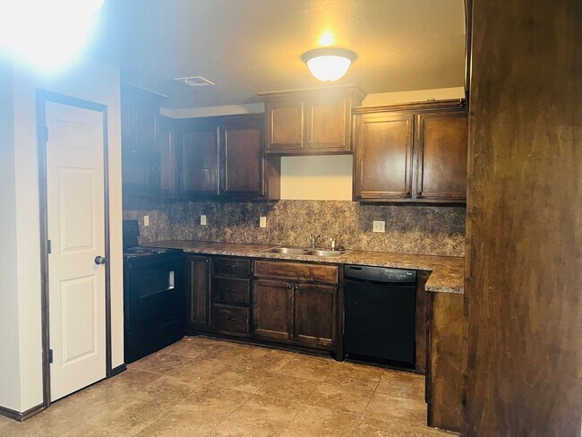 Photo - 3BR 2BA Duplex with 2 car garage