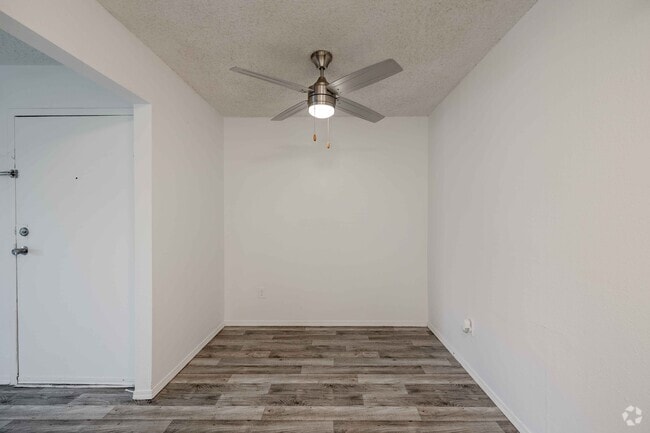 1BR, 1BA - 550SF - Dining Room