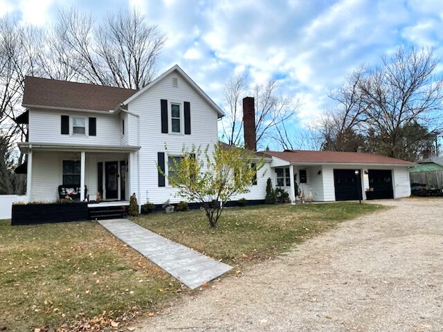 Light & Bright Two Story with Attached Garage and Breezeway - 2878 Kimmel St Casa