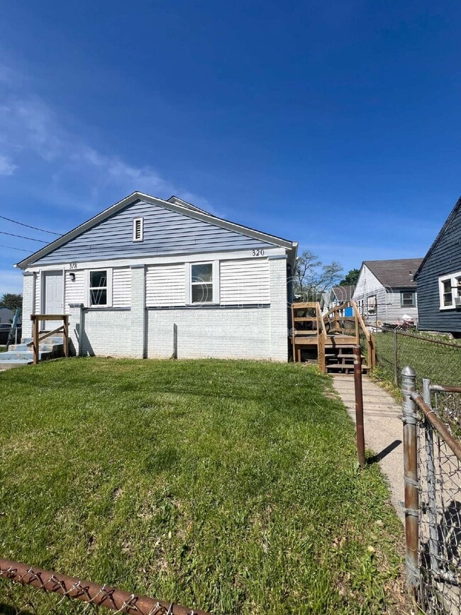 Building Photo - 320 N Sherman Dr