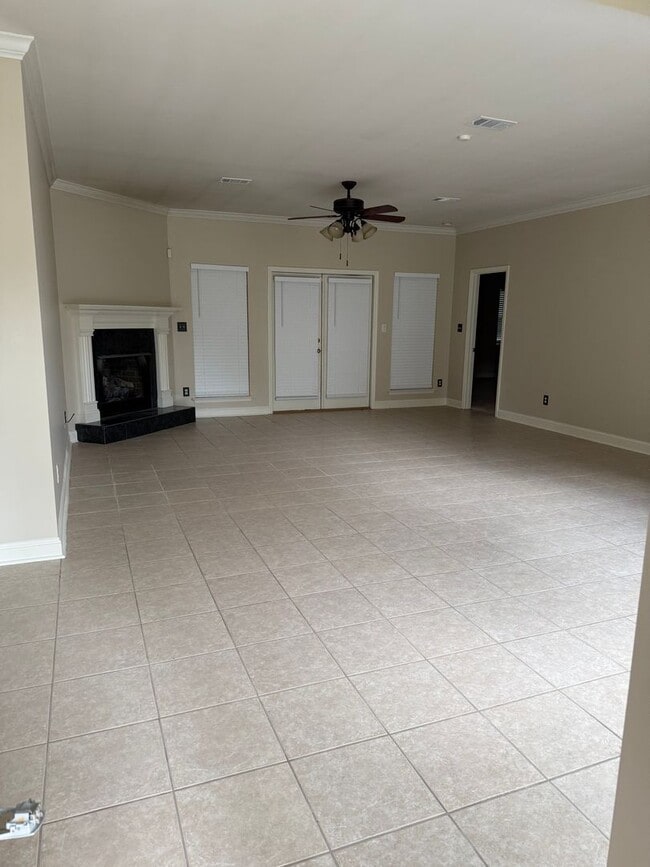 Photo - 1633 Devon Dr