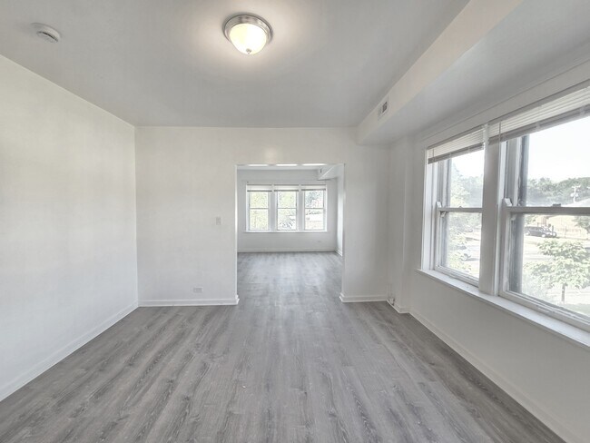 Photo - 1943 W 63rd St Unit 2