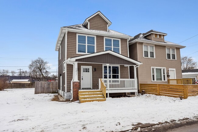 Photo - 1311 Sullivant Ave House