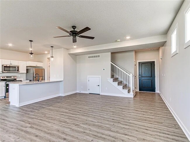 Photo - 6939 Bluebell Ct