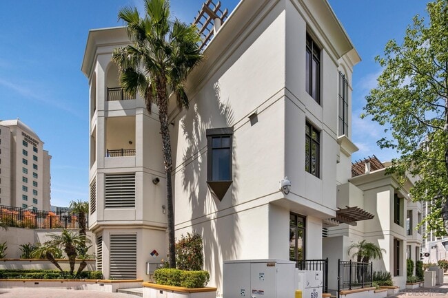 Photo - 680 Kettner Blvd