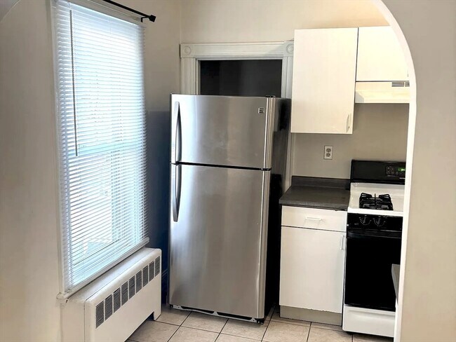 Photo - 18-20 N High St Unit 3