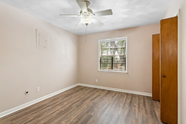 Photo - 2904 Windsor Ave Unit B