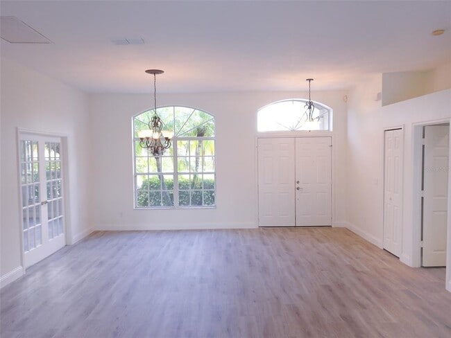 Photo - 320 Palmway Ln