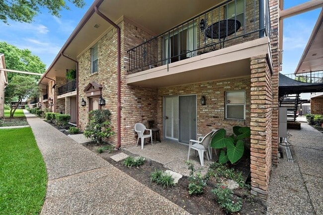 Photo - 7600 Burgoyne Rd Condo Unit 138