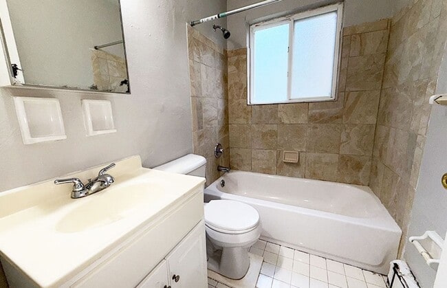 Photo - 3239 Bishop Street