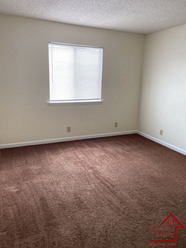 Photo - 235 Vinewood Rd Unidad D1