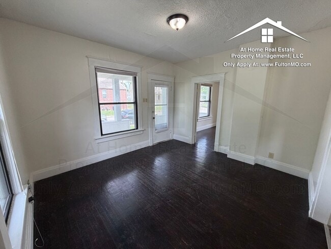 Photo - 217 W 6th St