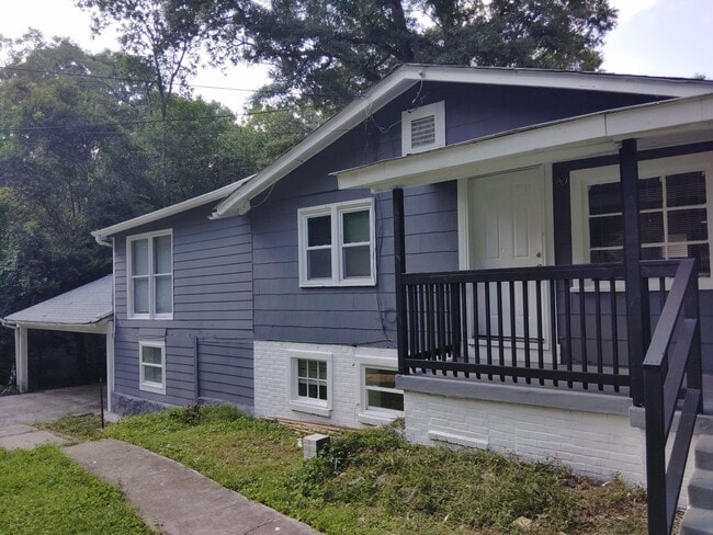 Photo - 418 Holly Dr SE