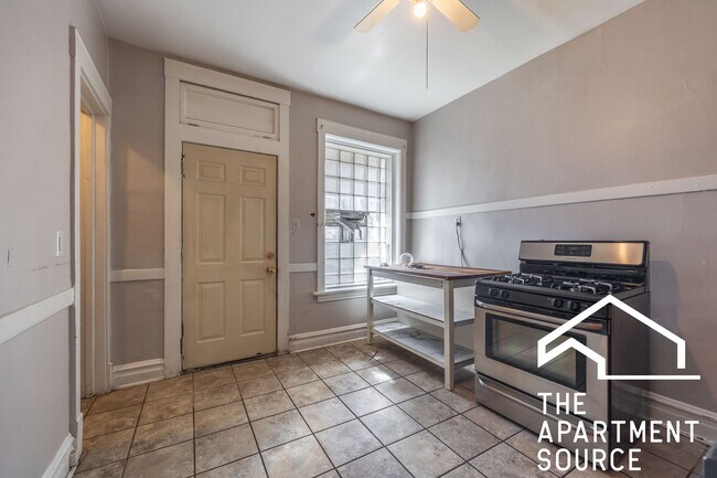 Photo - 1631 N Mozart St Unit #1