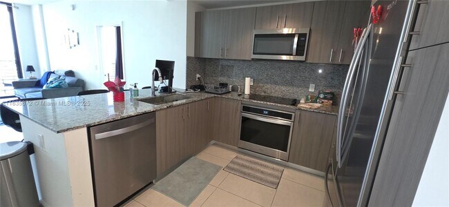 Photo - 5350 NW 84th Ave Unidad 1005