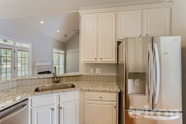 Photo - 875 Cedar Creek Dr