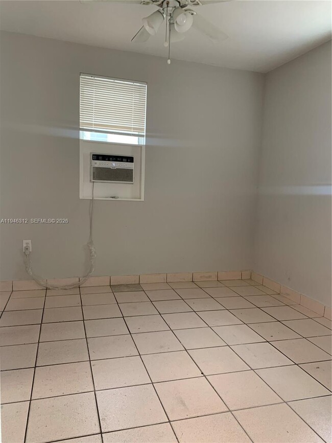 Photo - 821 SW 29th Ct Unit 5