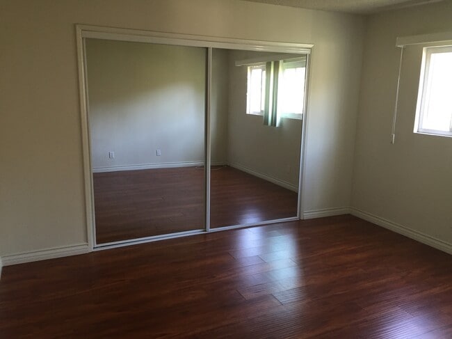 Photo - 519 N Hayworth Ave