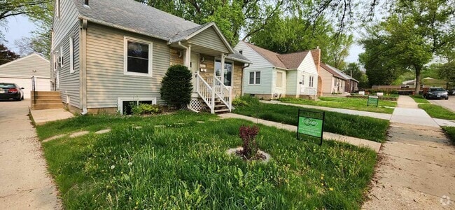 Building Photo - Move-In Ready Duplex Unit 1209.5 Rental