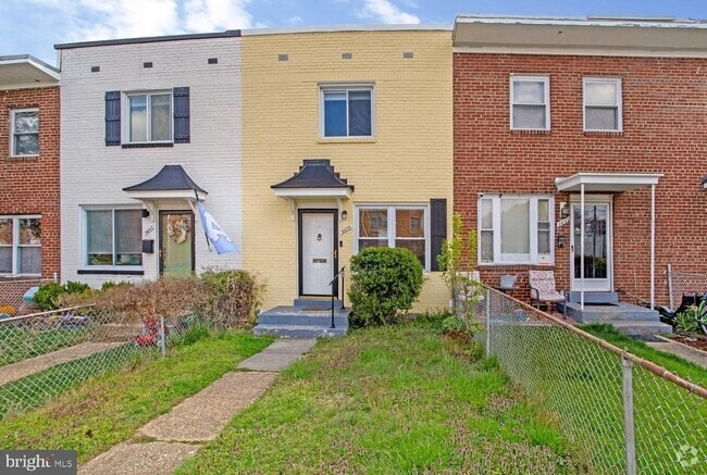 Building Photo - 3605 Edison St Rental
