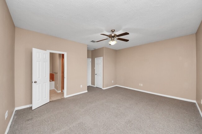 Photo - 823 Sterling Creek Cir