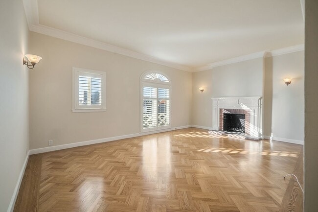 Building Photo - Beautifully updated home in Golden Gate Heights with garage, yard, w/d - 3 br / 2 ba