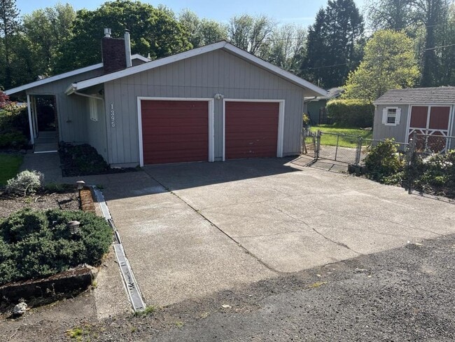 Photo - 1395 NW Twins Ln