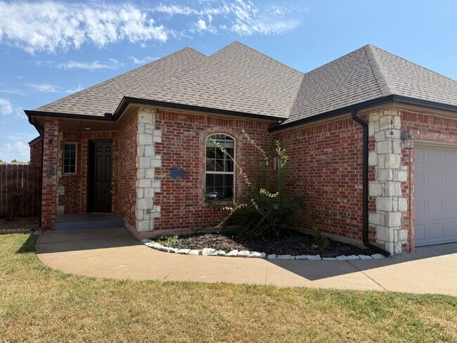Building Photo - 3-bedroom, 2-bath home with a dedicated study located in The Creeks at Wimberley