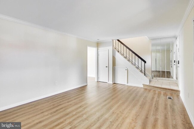 Photo - 9040 Centerway Rd