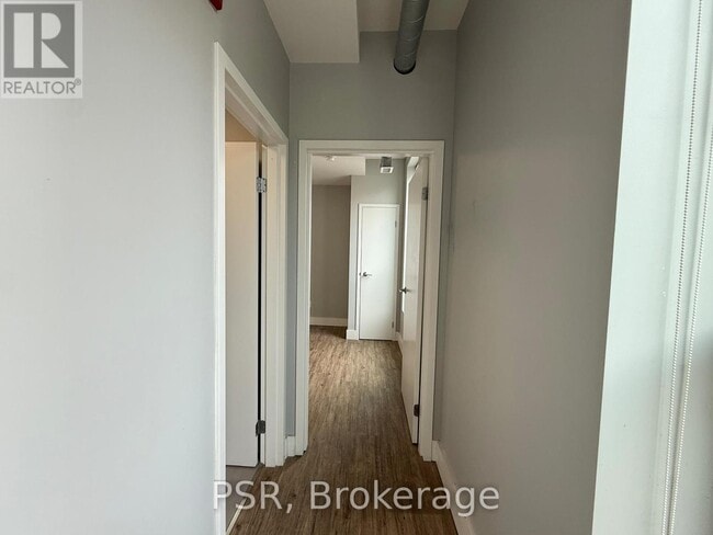 Photo - 2870 Dundas St W Unit 210