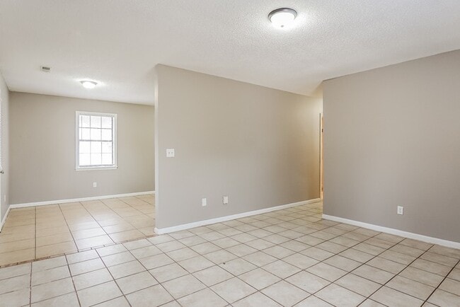 Photo - 110 Cambridge Cir