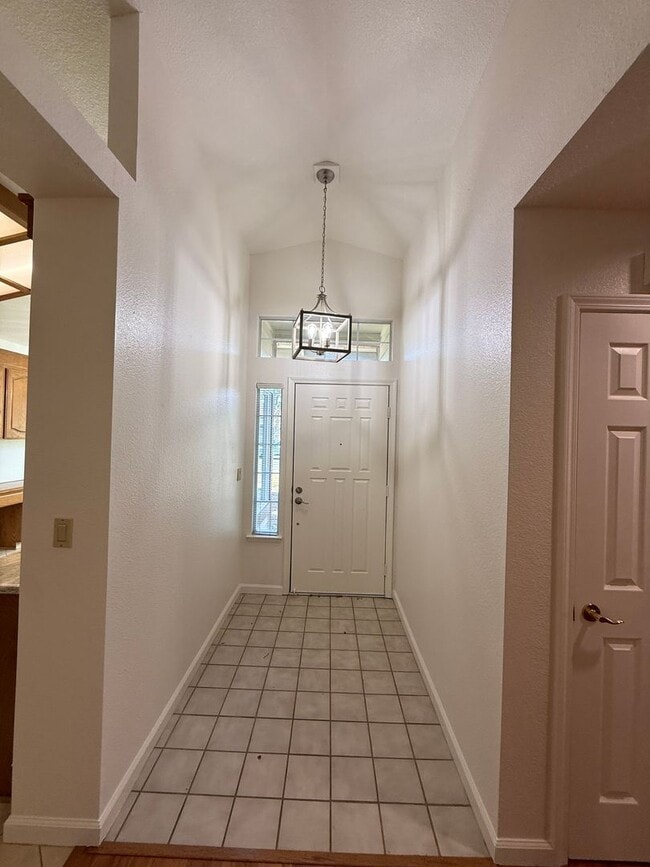 Photo - 749 Oak Brook Dr