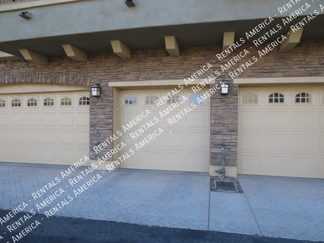 Photo - 1350 S Greenfield Rd