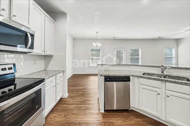 Photo - 516 Woodall Rd