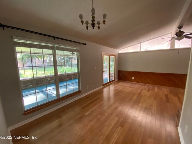 Photo - 1301 Kings Rd