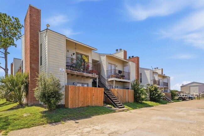 Building Photo - 10501 South Dr Unit 288