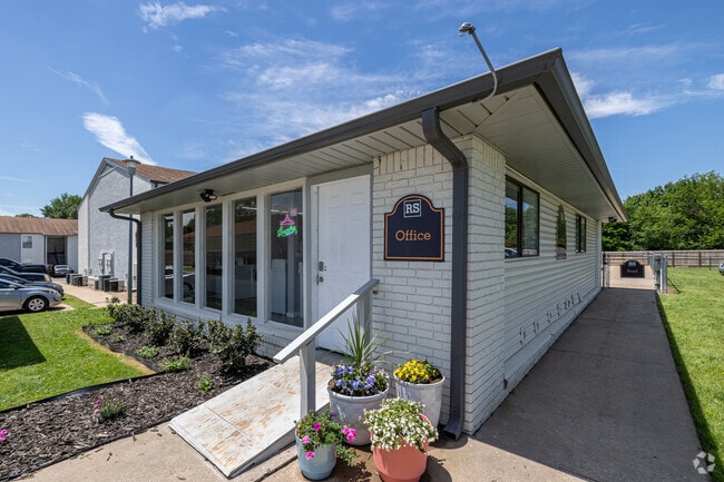 Ramsey Square Apartments