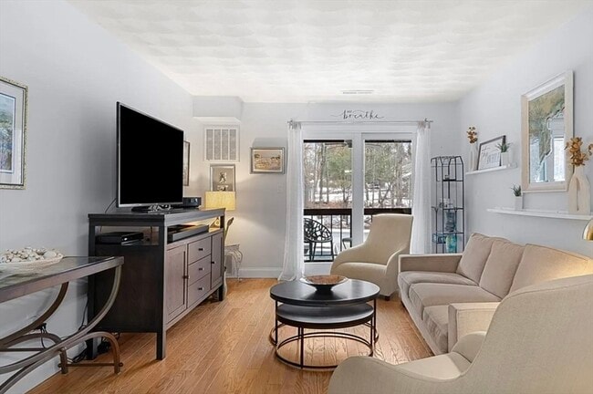 Photo - 7 Greenbriar Dr Unit 304