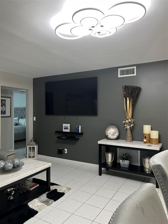 Photo - 113 Lake Pine Cir Unit C-1