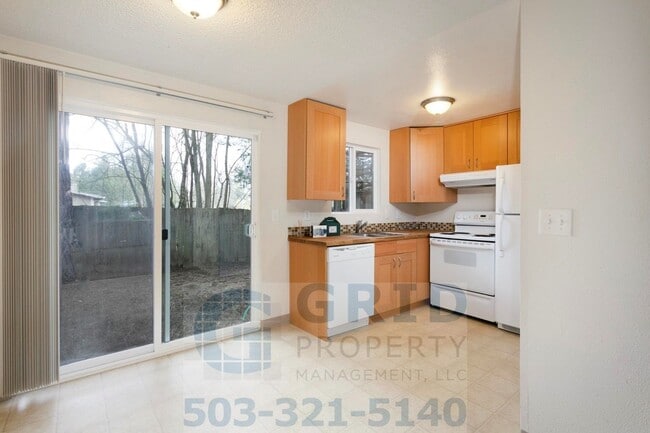 Building Photo - Two Bedroom Apartment Available - Private ... Unit 7033